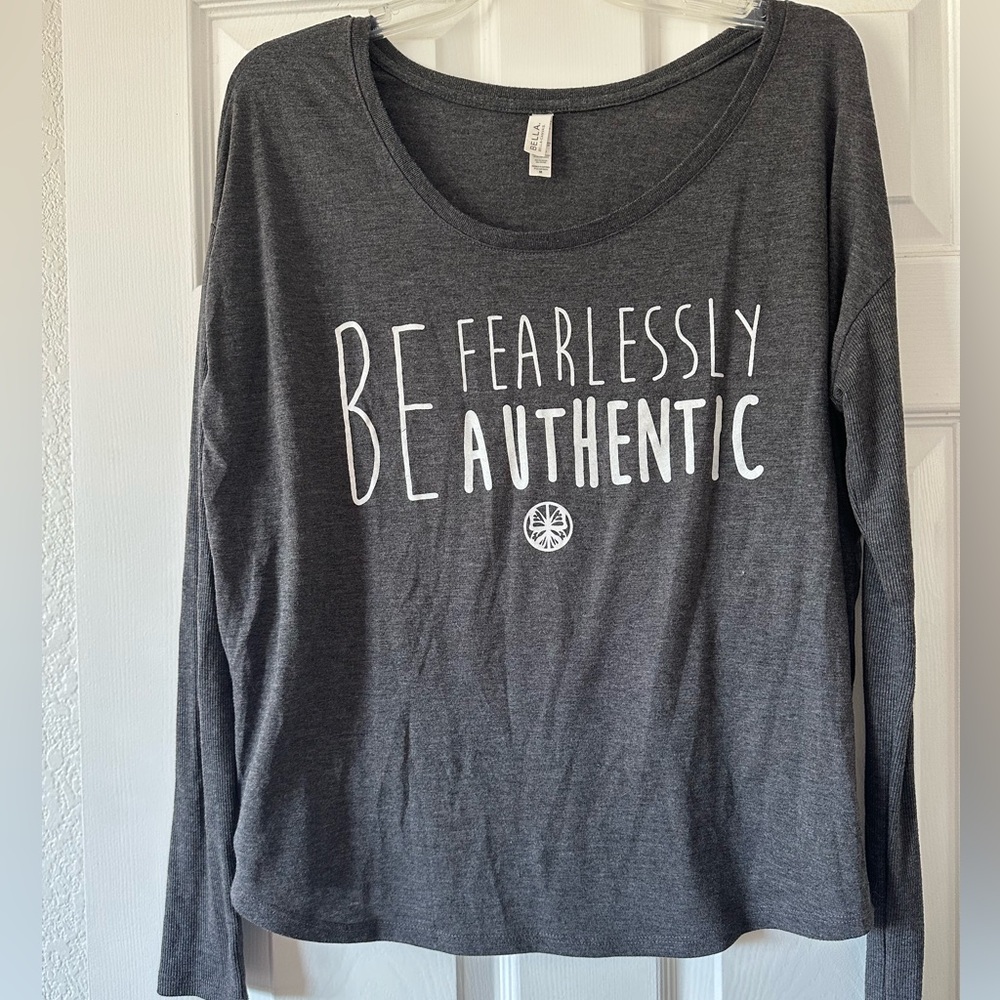 Gray Long Sleeve Graphic Top Size M